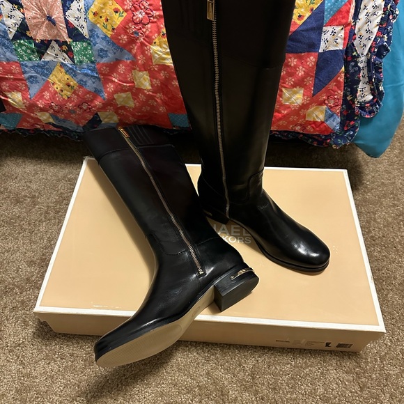 Knee high boot - Picture 4 of 5